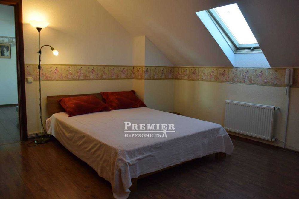 Продам двоповерховий будинок в Фонтанцs