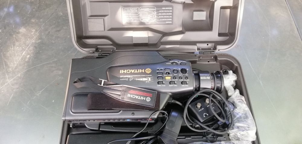 Видеокамера HITACHI VM-2480E