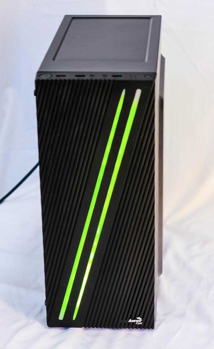 Komputer Mocarz RGB RYZEN 5/16GB/SSD1TB/GeforceRTX5050 8GB Do gier