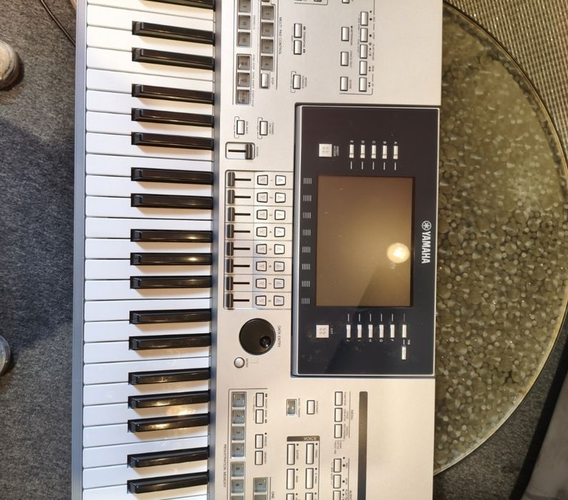 Yamaha Tyros 4 keyboard organy instrument klawiszowy