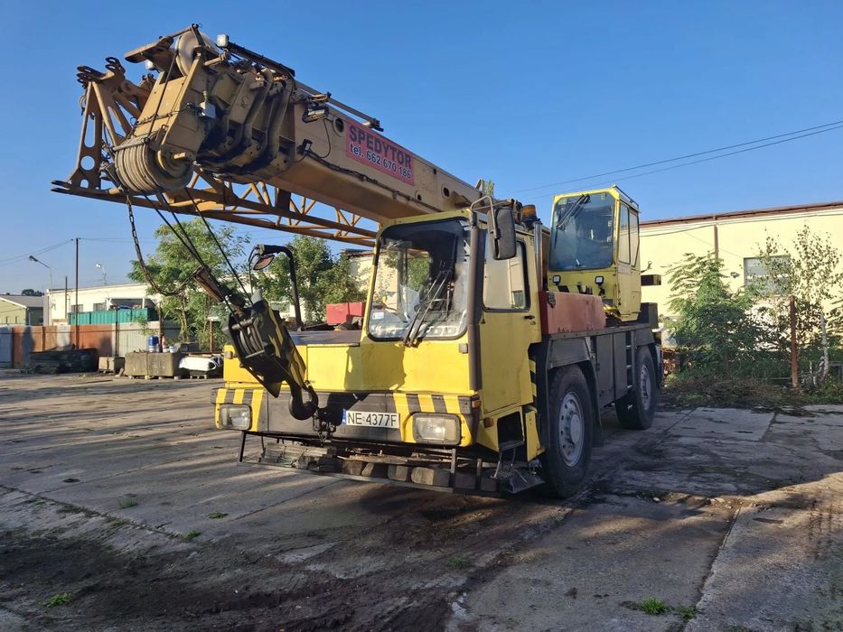 Liebherr LTM 1025  Liebherr LTM 1025