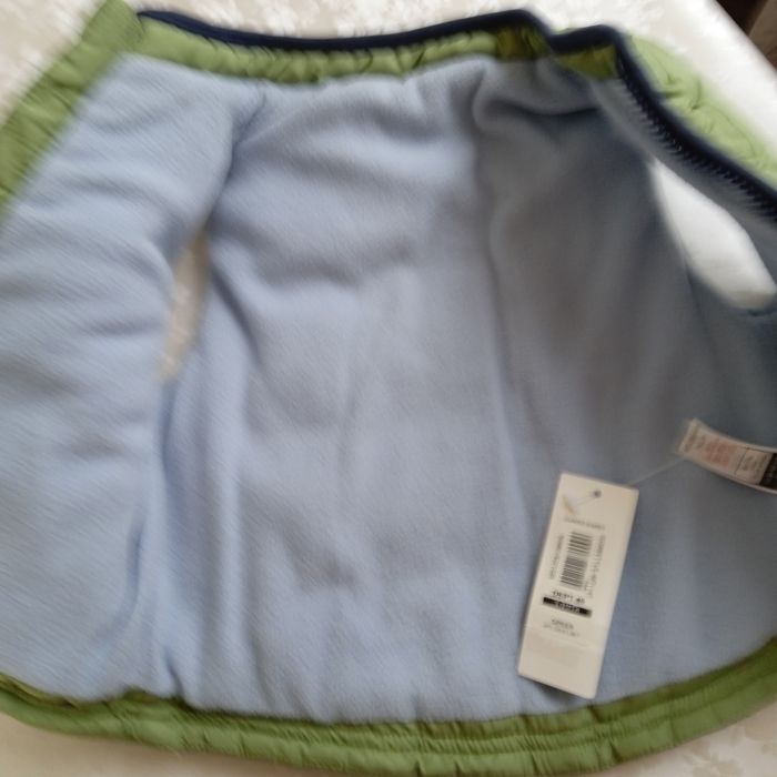 Nowy z metką bezrękawnik na podszewce z polaru r 6-9mc