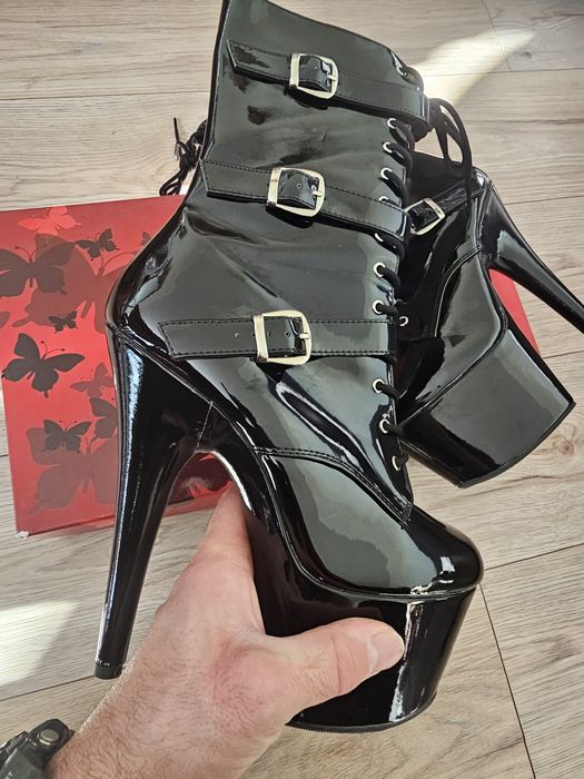 Buty erotyczne Pleaser