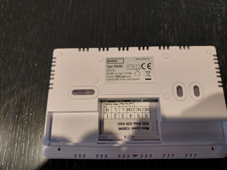 Inteligentny termostat pokojowy przewodowy GoSmart z WiFi Tuya EMOS