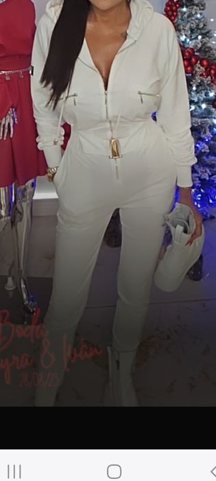 Piękny  kombinezon  polskiego producenta  rozmiar  m