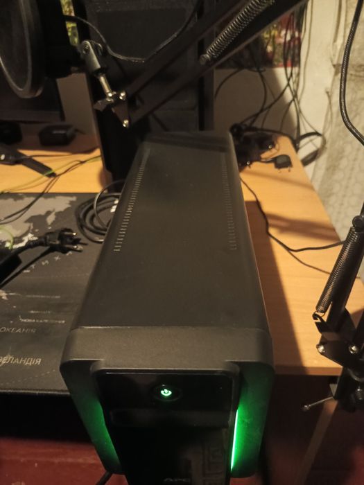 Источник бесперебойного питания APC 750VA (410W).