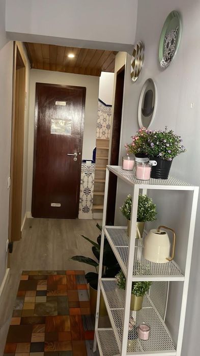 Aluguer de 2 quartos para solteiros em algueirao -Mem Martins