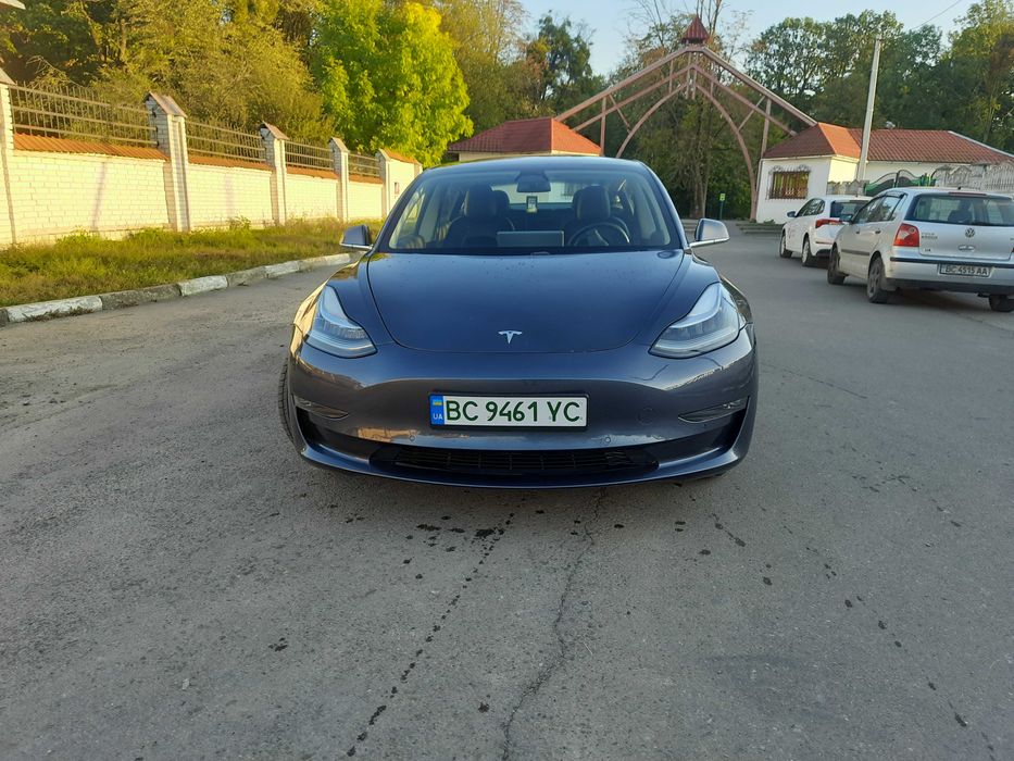 Продам Tesla model 3