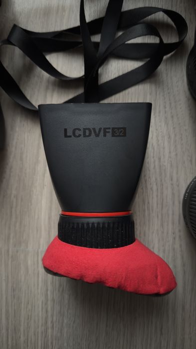 Canon 80D com varios acessórios e mochila