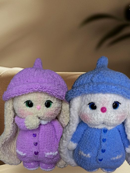 Зайка з плюшу, ручна робота.