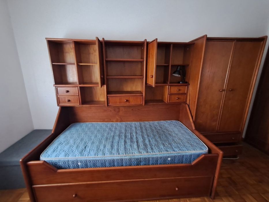 Estúdio pinho mel maciço