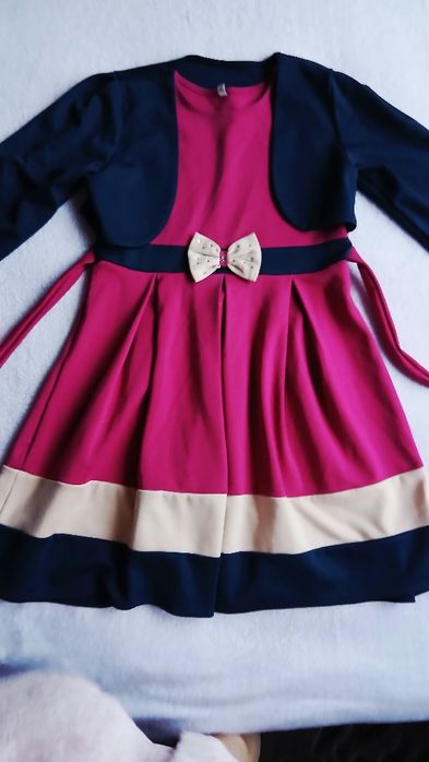 Гарна тепла сукня з накидкою