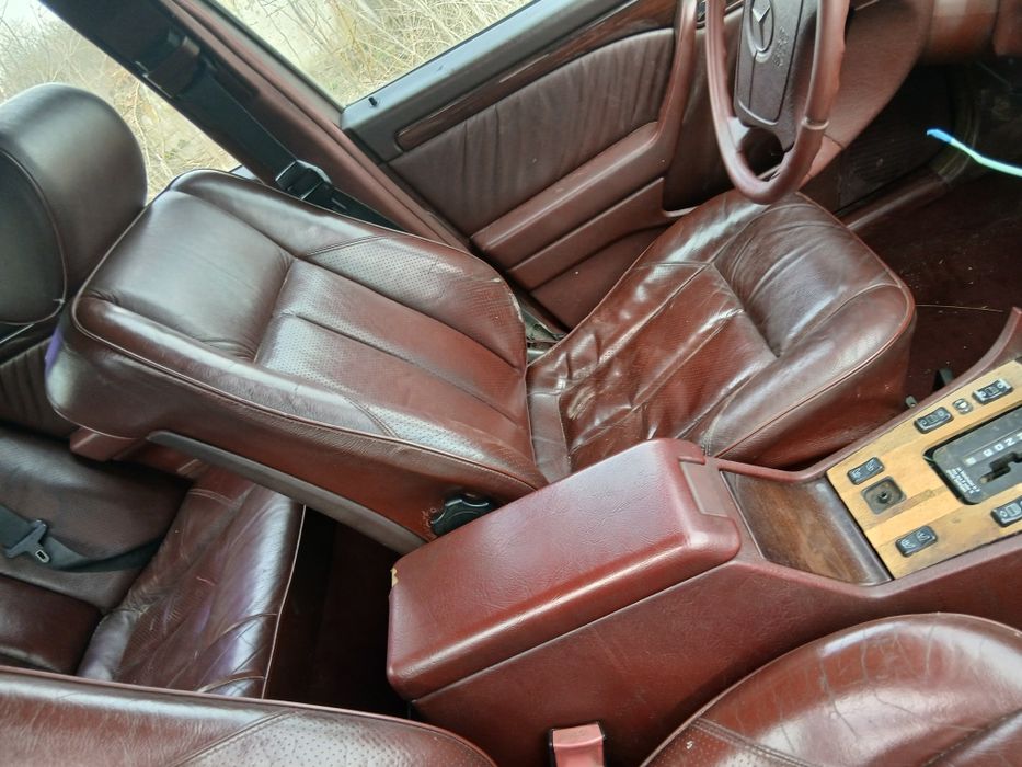 Шкіряний кожаний салон червоний mercedes w 202 седан