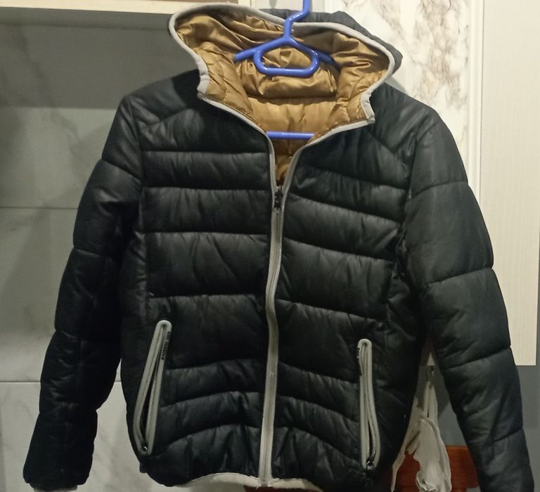 Продам куртки розмір S-M