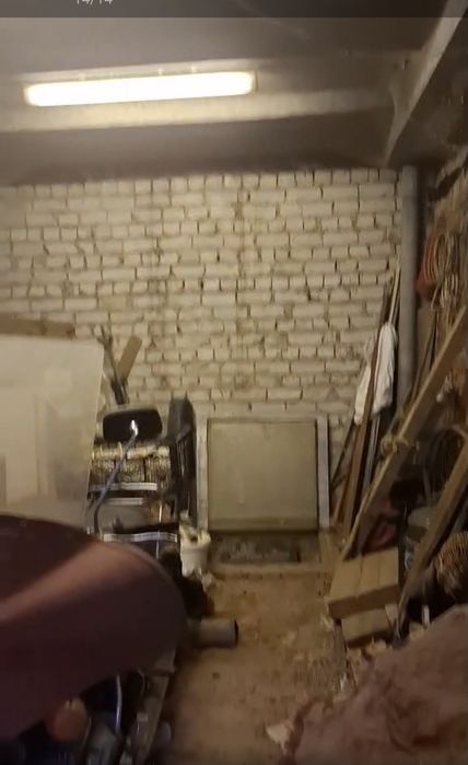 Продам гараж в   Солоницівському отг(с Подвірки )