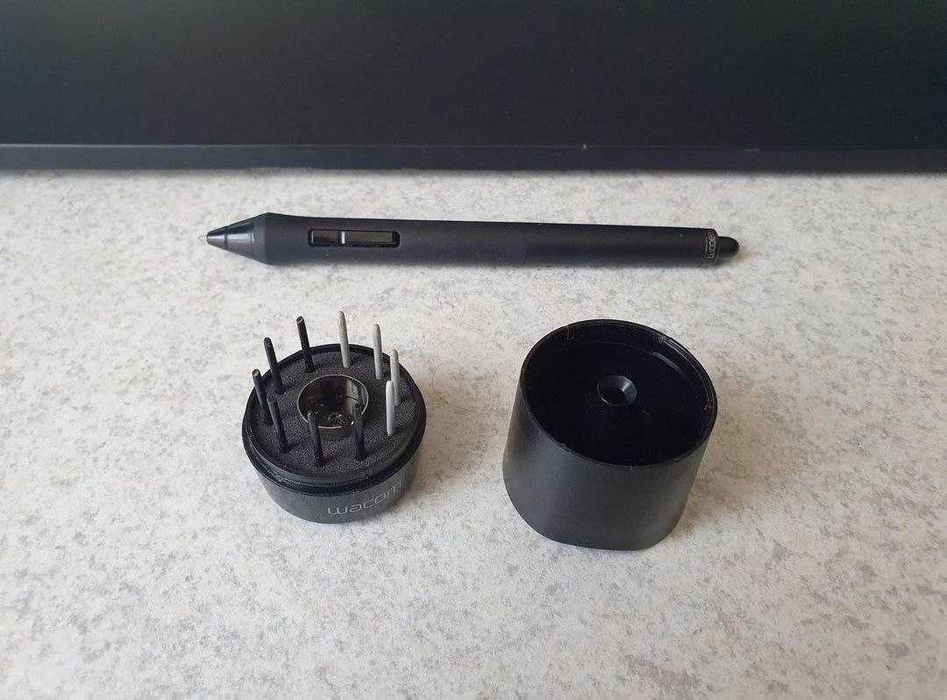 Графічний дисплей Wacom Cintiq 24HD