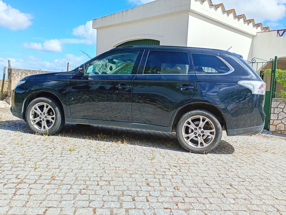 Mitsubishi Outlander 2.2 DI-D 150cv - 7 Lugares - Nacional/Histórico Completo