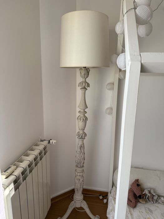 Candeeiro de pé alto restaurado