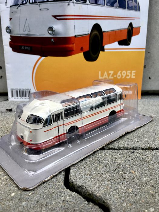 Czasopismo LAZ 695E-kultowe autobusy PRL,auta,model,kolekcja,zabytek