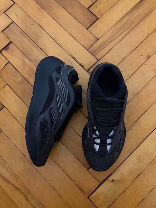 adidas 700 yeezy