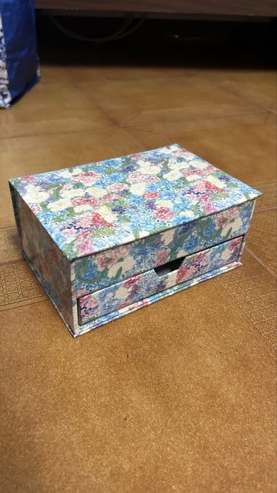 Caixa de arrumação para joias