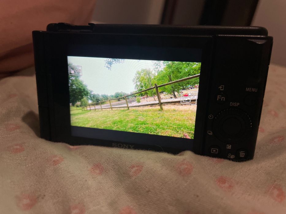 SONY ZV-1 -usada como nova.
