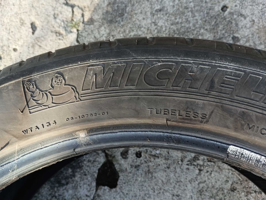 Pneus em muito bom estado-com poucos kms