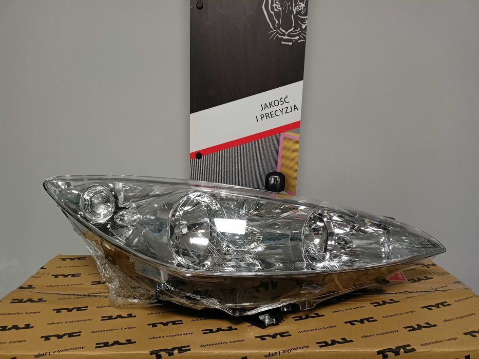 Peugeot 308  07-11 Lampa/Reflektor przód prawy /H1+H7