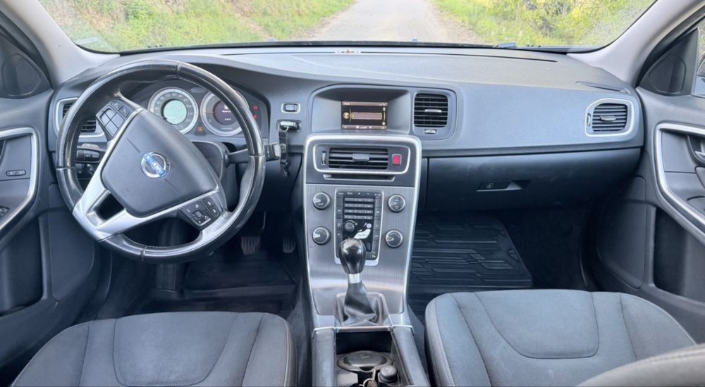 Volvo V60 D3 2011