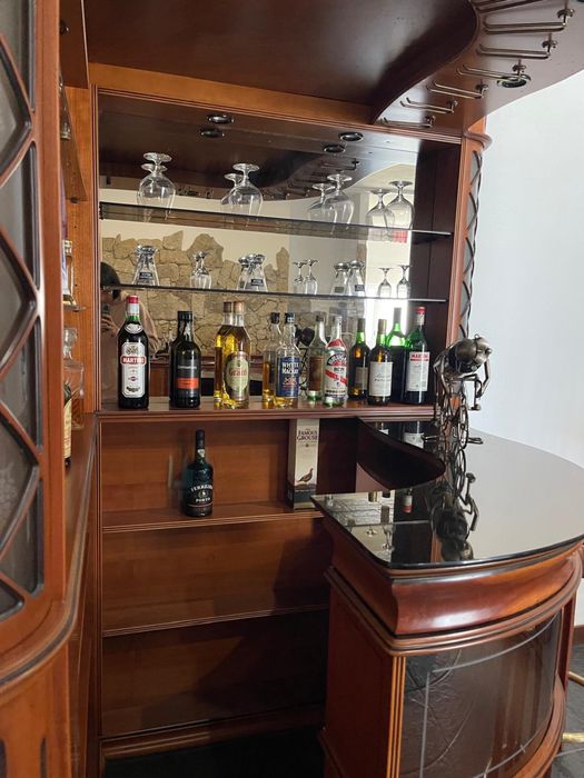 Bar de canto em excelente estado