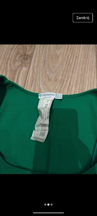 Bluzka crop top zielony dekolt Stradivarius viral