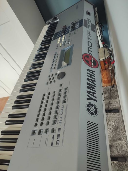 Yamaha Motif ES8 syntezator - pianino cyfrowe - workstation