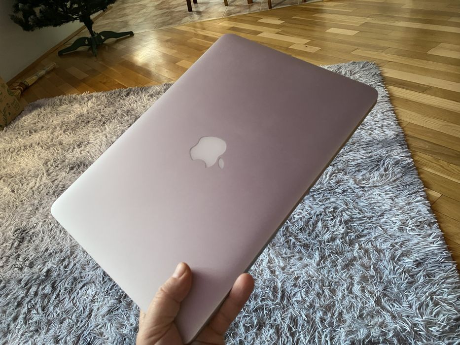 Продам Macbook Pro 2,6Hz, 2ядра, i5, 8, 1600