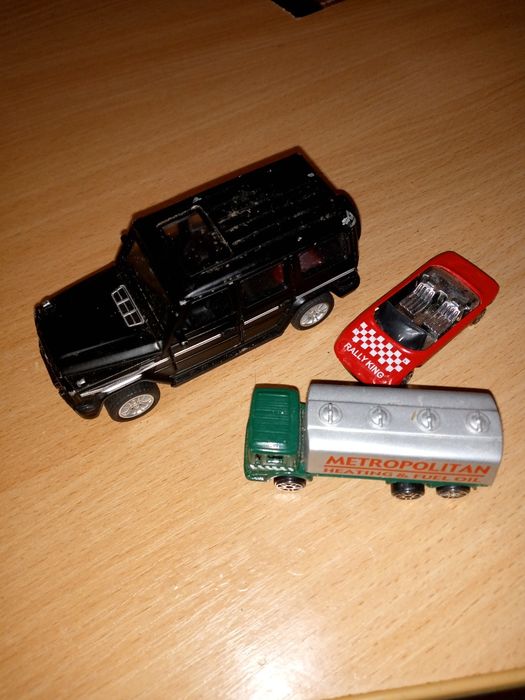 Продам машинки игрушечные