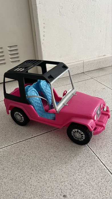 jip da barbie descapotável