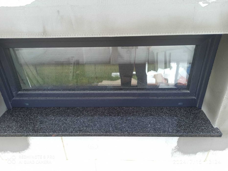 Parapet granitowy
