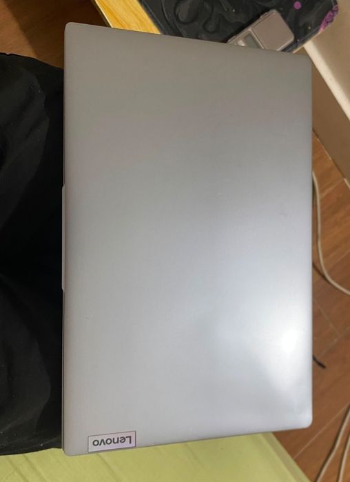 Notebook Lenovo.