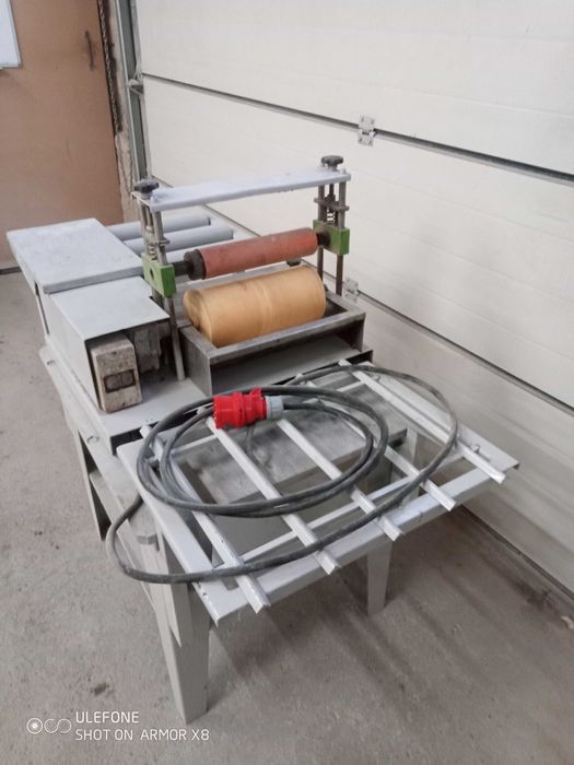 Walcowa jednostronna nakładarka kleju