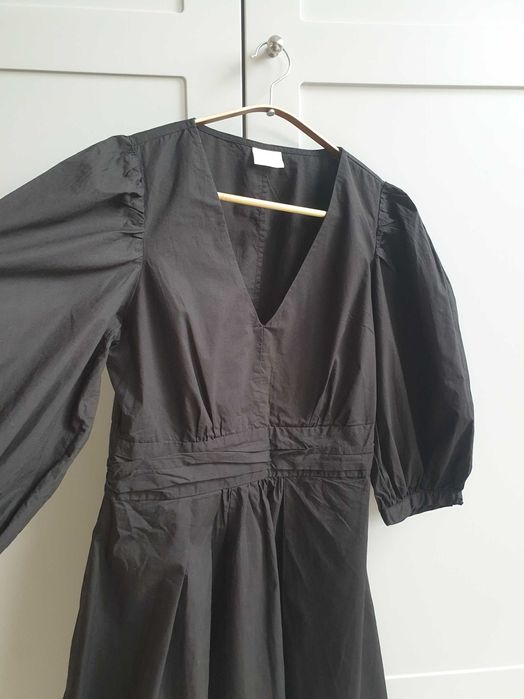 Czarna sukienka z bufiastym rękawem Vila 38 40