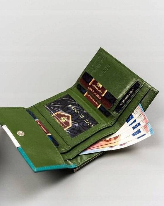 zestaw prezentowy: skórzany portfel damski i woda perfumowana lizard