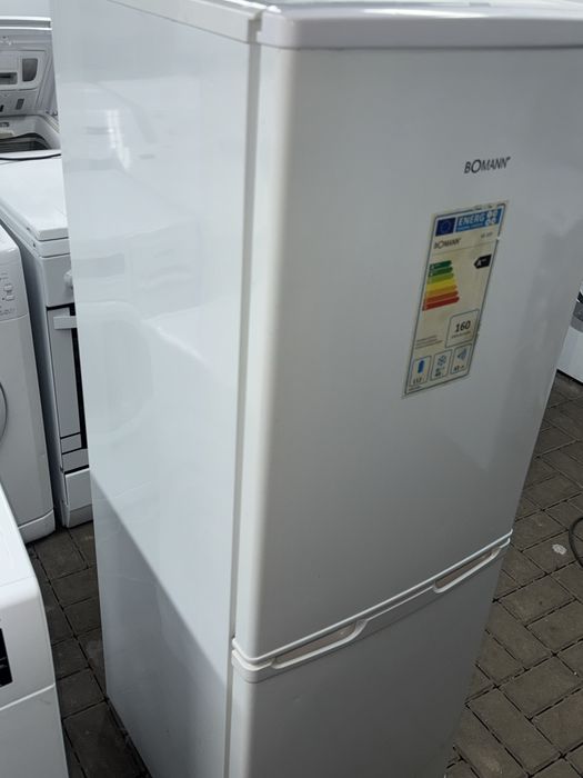 Lodówko Zamrażarkę firmy Bomann model Kg 320 1 A++ 143 cm wys