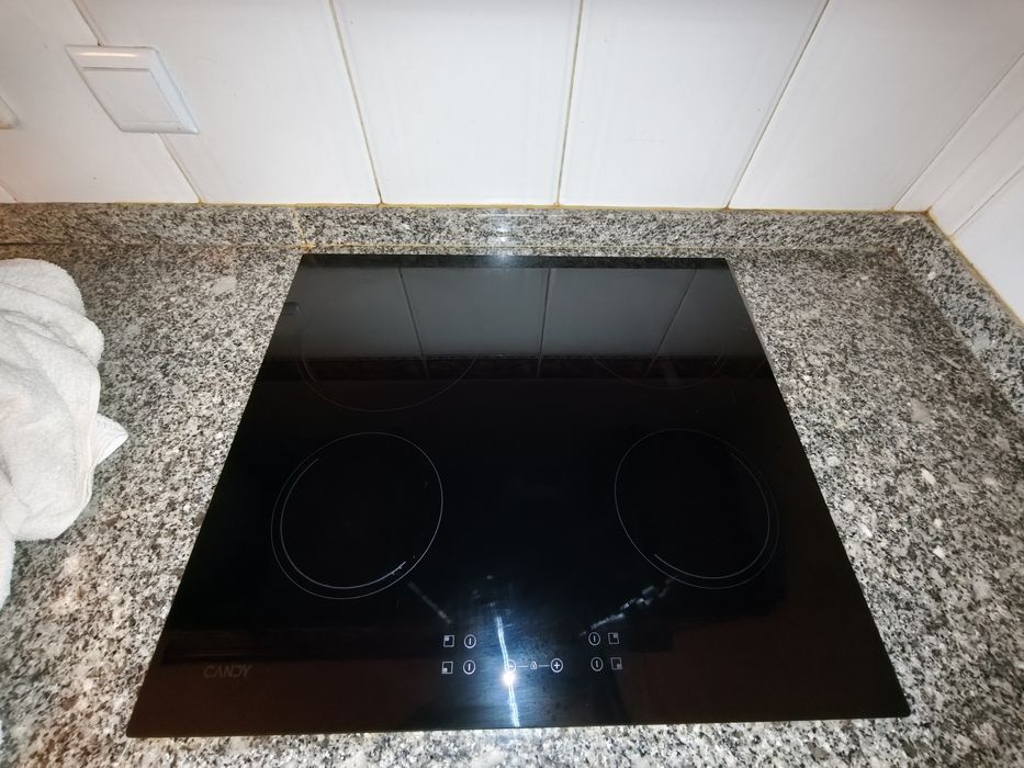 Forno Candy novo + Placa Vitrocerâmica Candy + Termoacumulador Haier