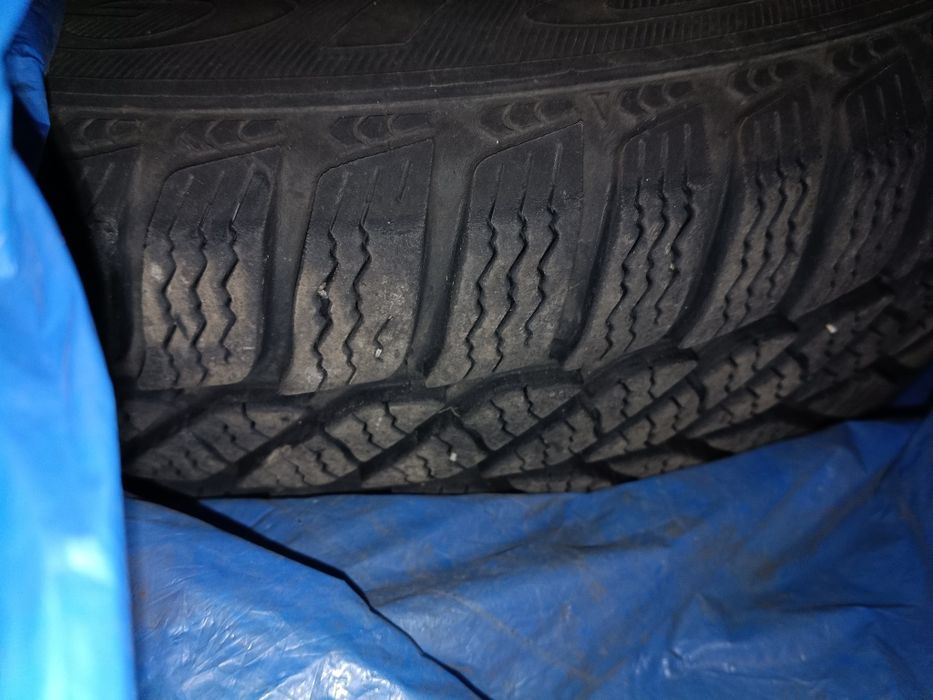 2 opony Frigo 185/65 R15 na feldze, gruby bieżnik zima zimowe