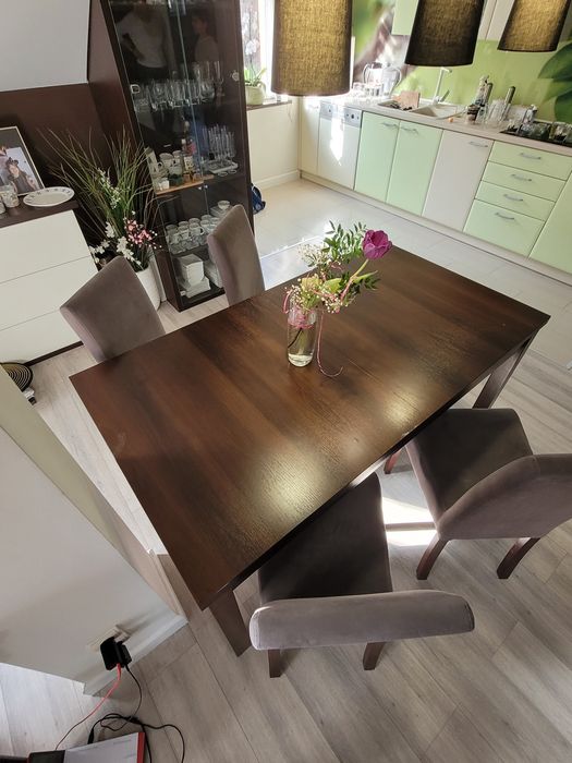 Stół z krzesłami Płock