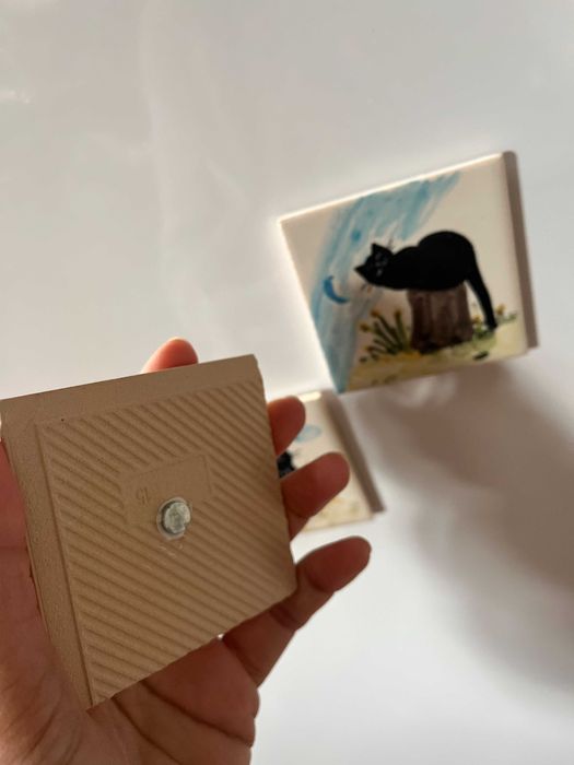 Conj 3 azulejos 7x7cm pintados à mão com íman. Motivo: gato preto