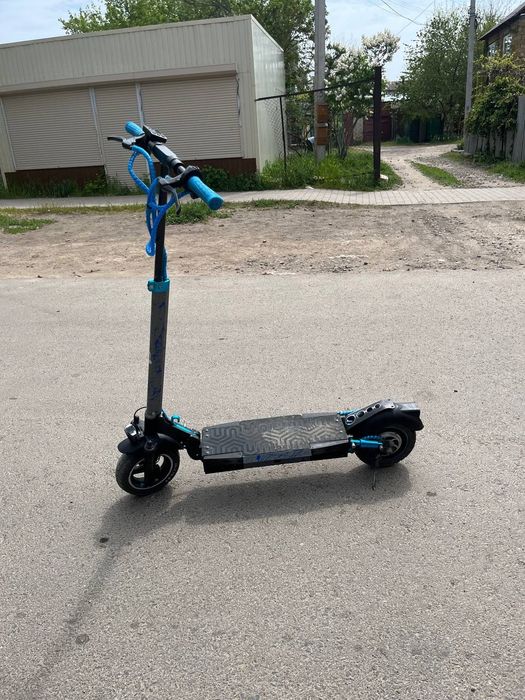 Продам електросамокат