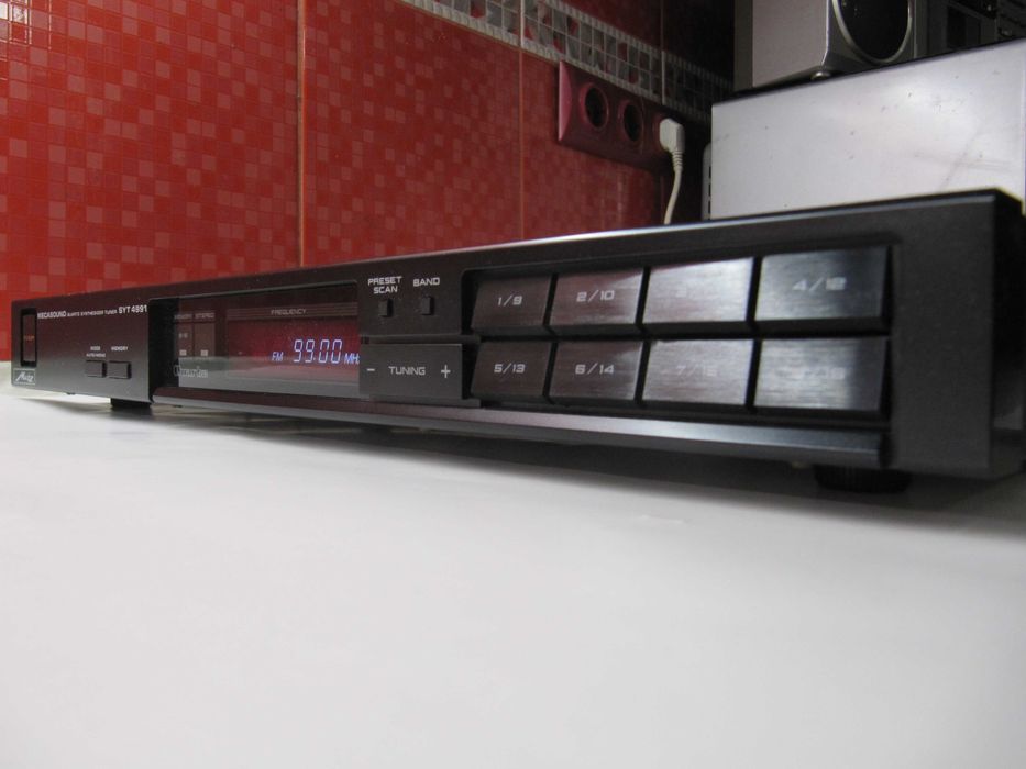 METZ SYT-4991 HI-FI - AM/FM Тюнер *Mecasound (made in Germany)