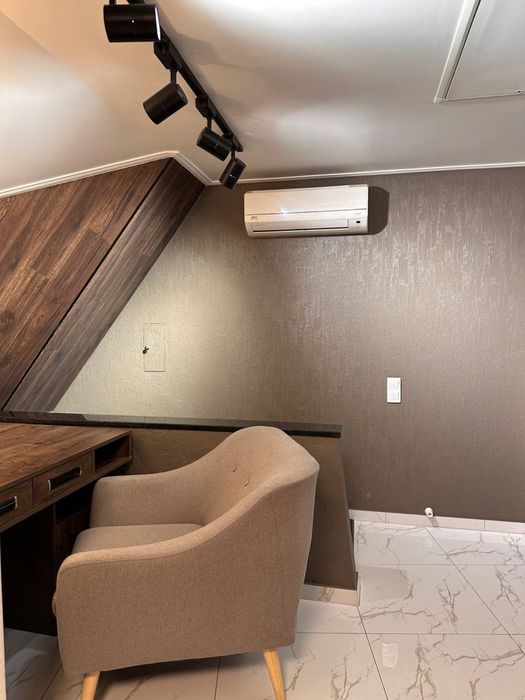 Сучасні 3 кімн апартаменти з дизайнерським ремонтом, власне паркомісце