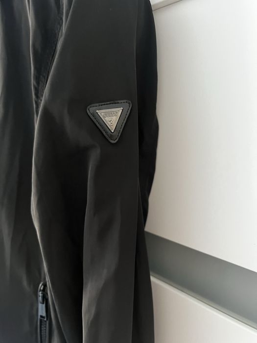 Kurtka bomberka Guess