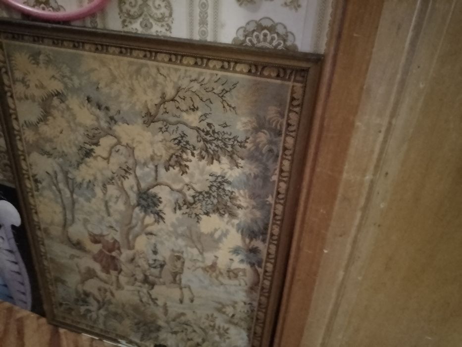 Quer Tapeçaria antiga enorme?Tapeçaria Antique-20EBanca Brin40EDesde2E